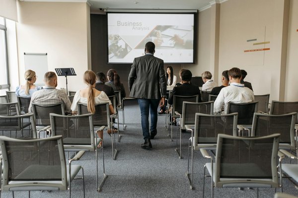 Améliorez votre performance commerciale : stratégies clés à découvrir